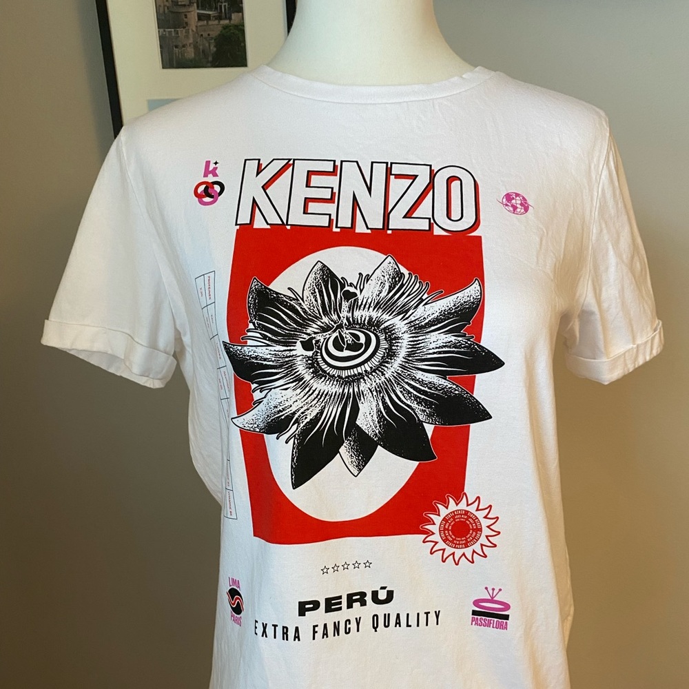Kenzo Flower Peru T-Shirt. Like New.